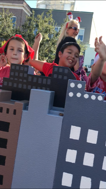 parade 4